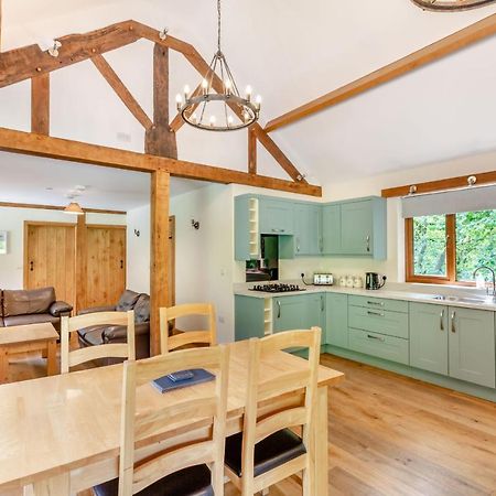 Ploony Hill Lodge Bleddfa Bagian luar foto
