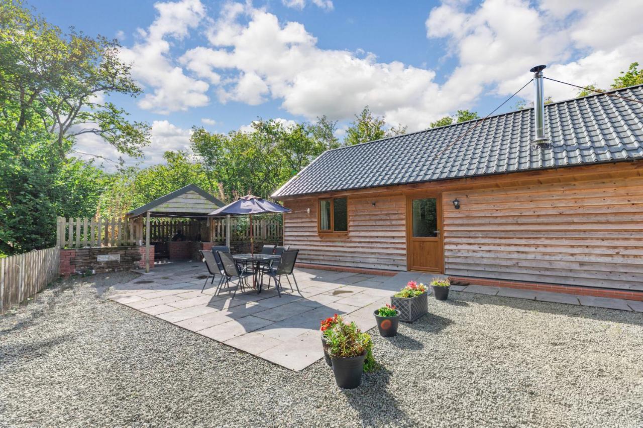 Ploony Hill Lodge Bleddfa Bagian luar foto